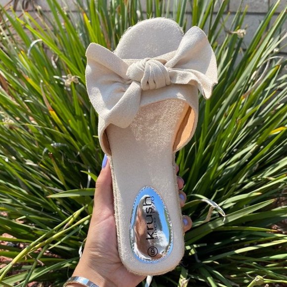 Pretty Little Thing Bow Suede Sandal 7.5 - Picture 1 of 8